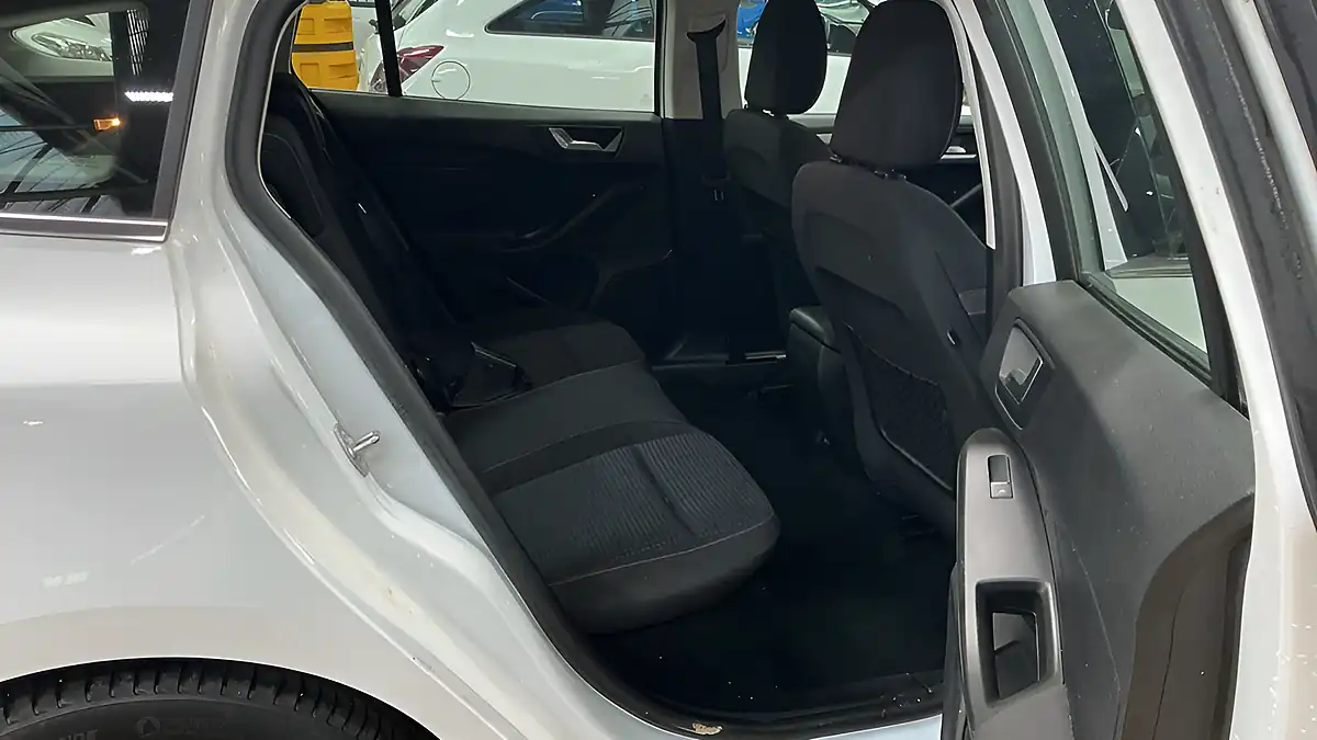 Used 2019 Ford Focus Zetec White - Interior and Exterior details 6