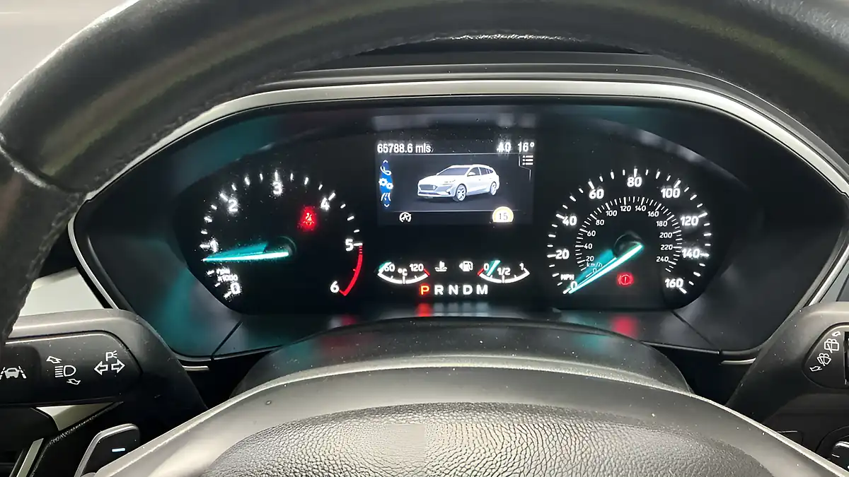 Used 2019 Ford Focus Zetec White - Interior and Exterior details 9