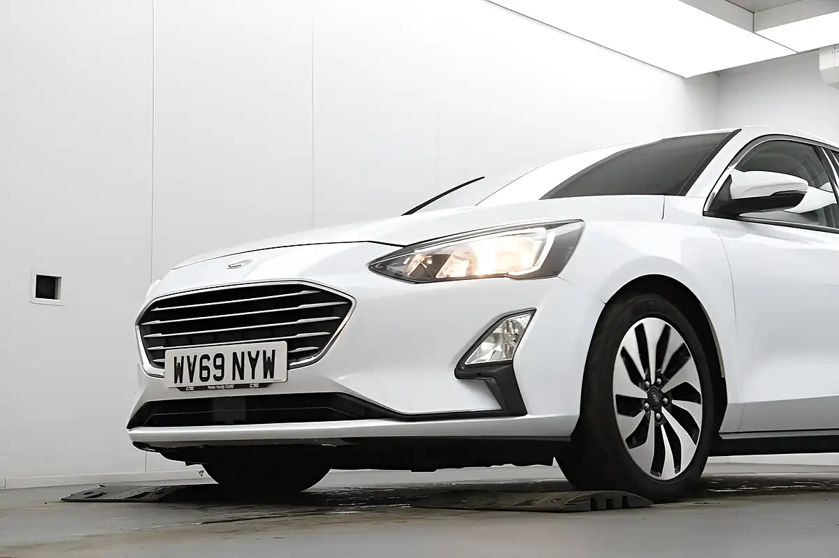 Used 2019 Ford Focus Zetec White - Interior and Exterior details 10
