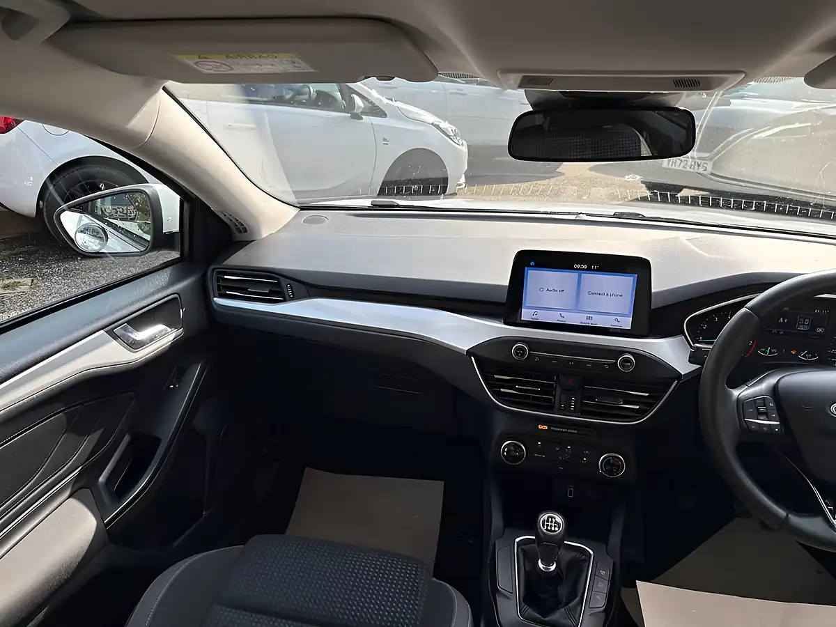 Used 2019 Ford Focus Zetec White - Interior and Exterior details 16