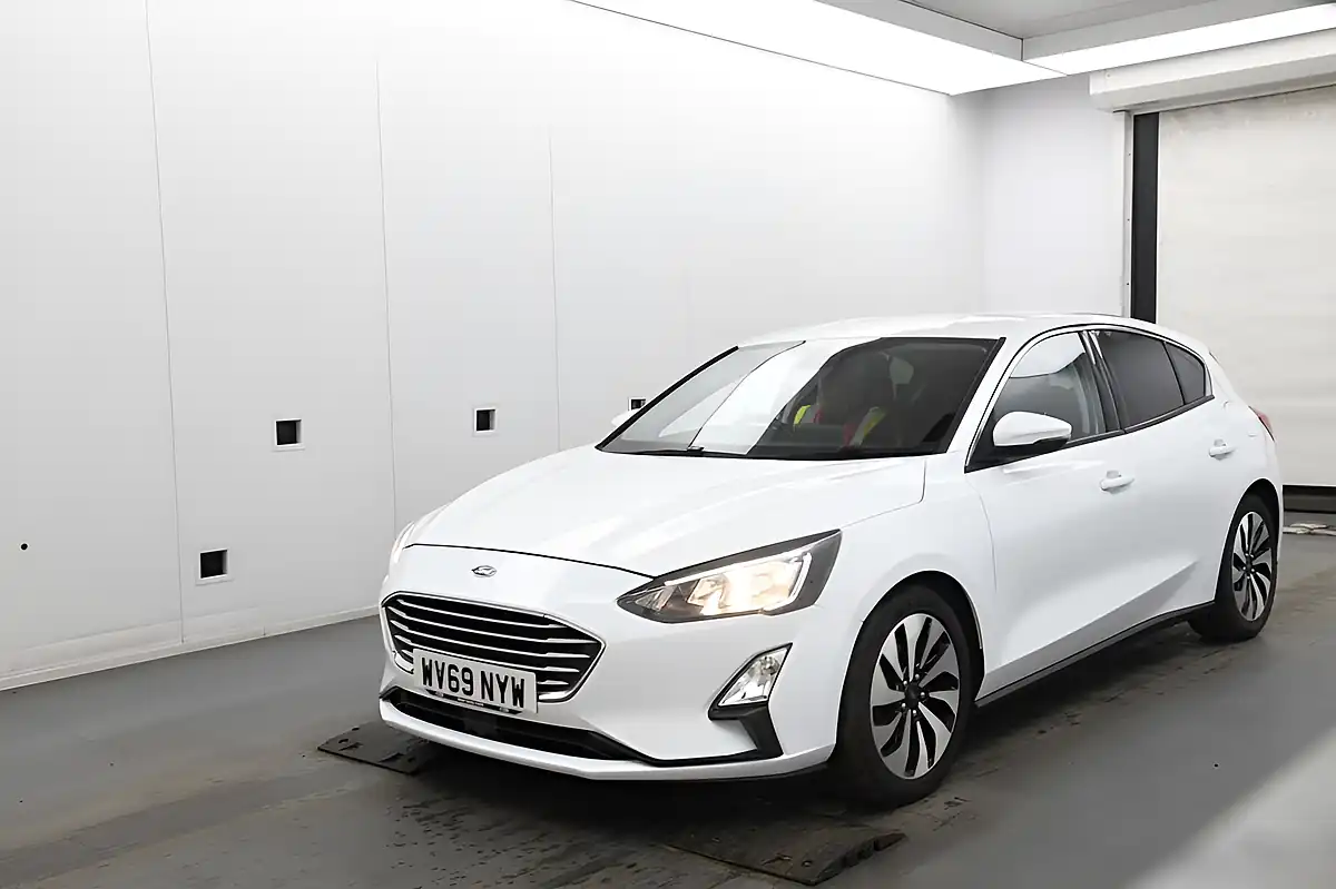 Used 2019 Ford Focus Zetec White - Interior and Exterior details 9