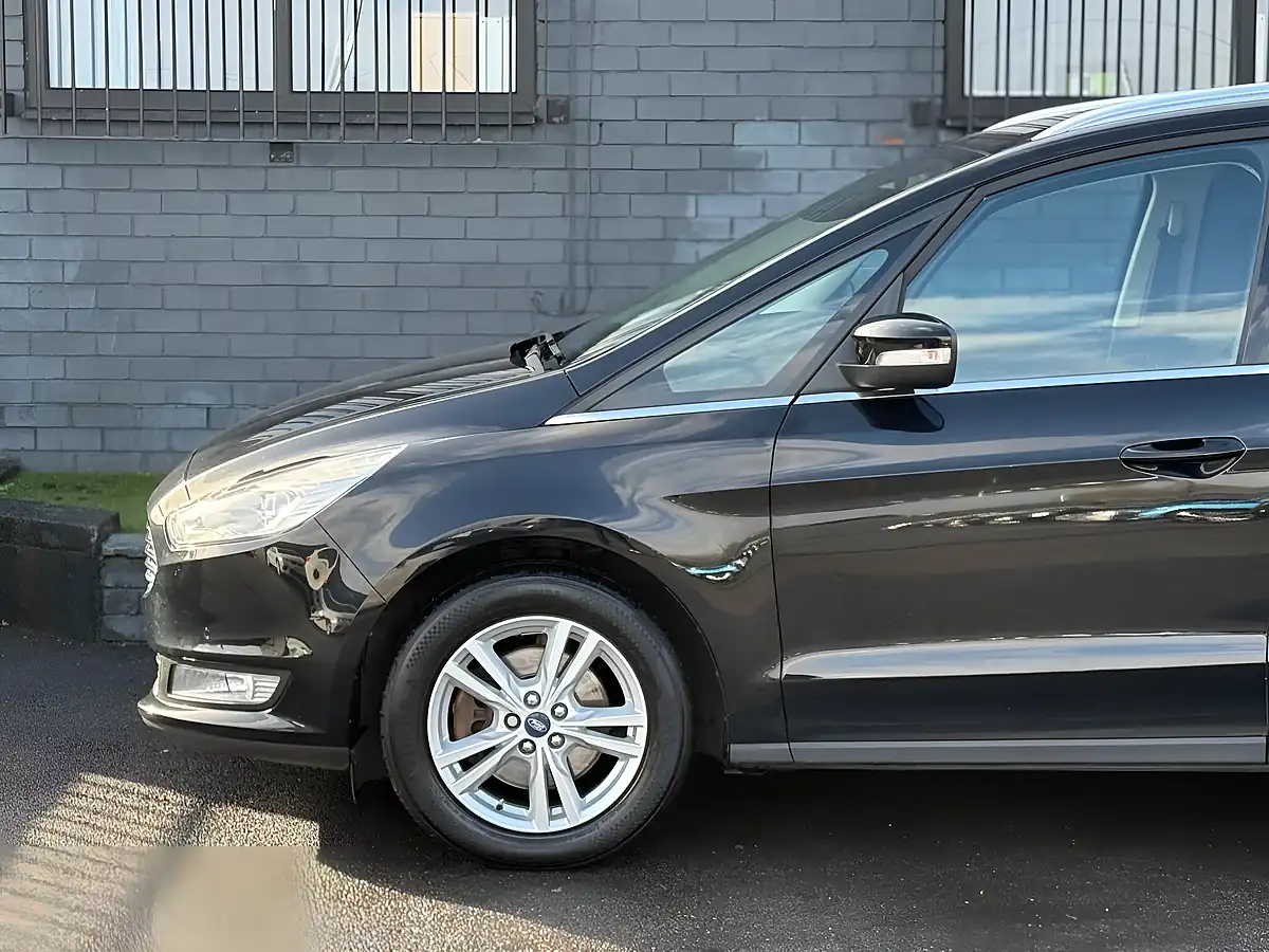 Used 2019 Ford Galaxy Titanium Black - Interior and Exterior details 10