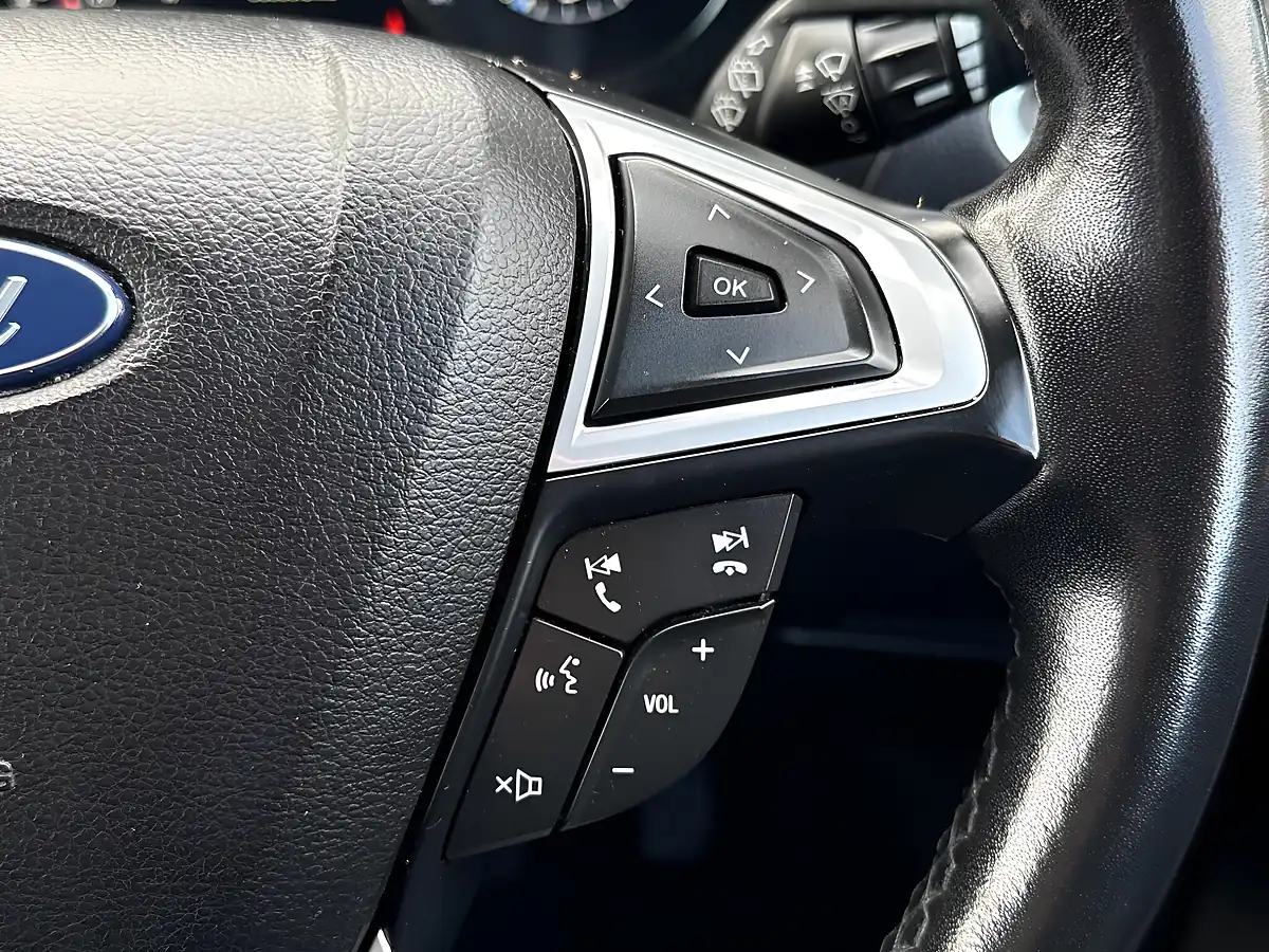 Used 2019 Ford Galaxy Titanium Black - Interior and Exterior details 19