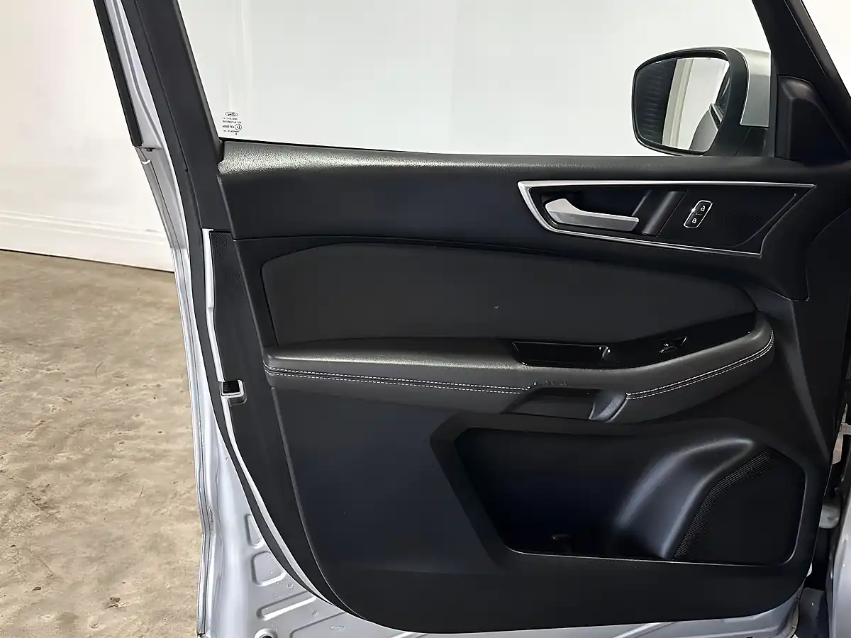 Used 2019 Ford Galaxy Titanium Moondust Silver - Interior and Exterior details 10