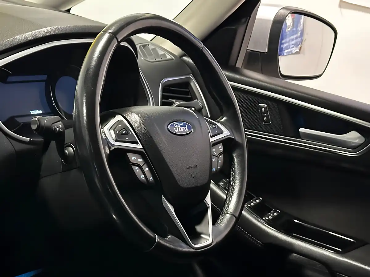 Used 2019 Ford Galaxy Titanium Moondust Silver - Interior and Exterior details 13