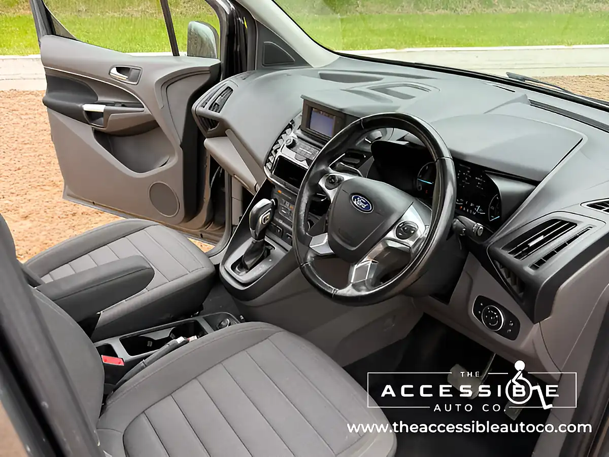 Used 2019 Ford Grand Tourneo Connect Titanium Grey - Interior and Exterior details 10