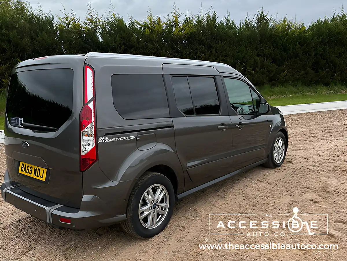 Used 2019 Ford Grand Tourneo Connect Titanium Grey - Interior and Exterior details 6