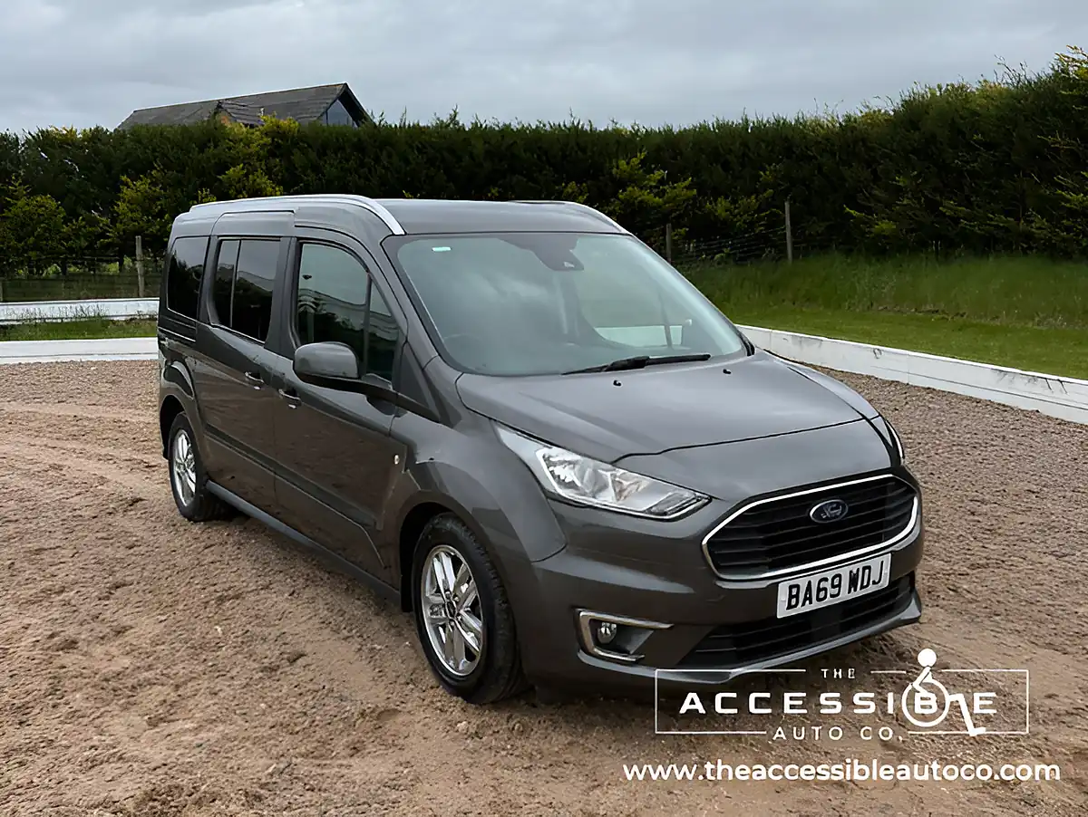 Used 2019 Ford Grand Tourneo Connect Titanium Grey - Interior and Exterior details 3