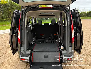 Used 2019 Ford Grand Tourneo Connect Titanium Grey - Interior and Exterior details 8