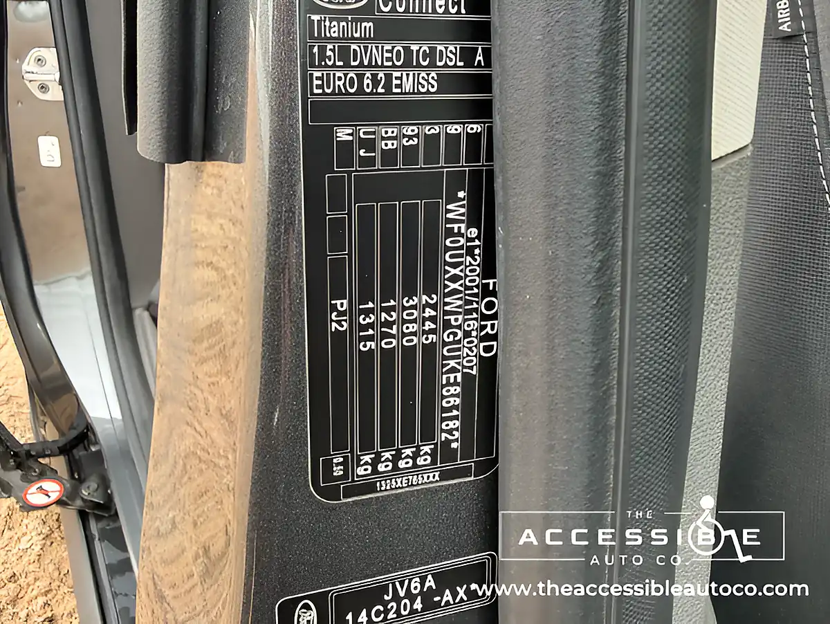 Used 2019 Ford Grand Tourneo Connect Titanium Grey - Interior and Exterior details 17
