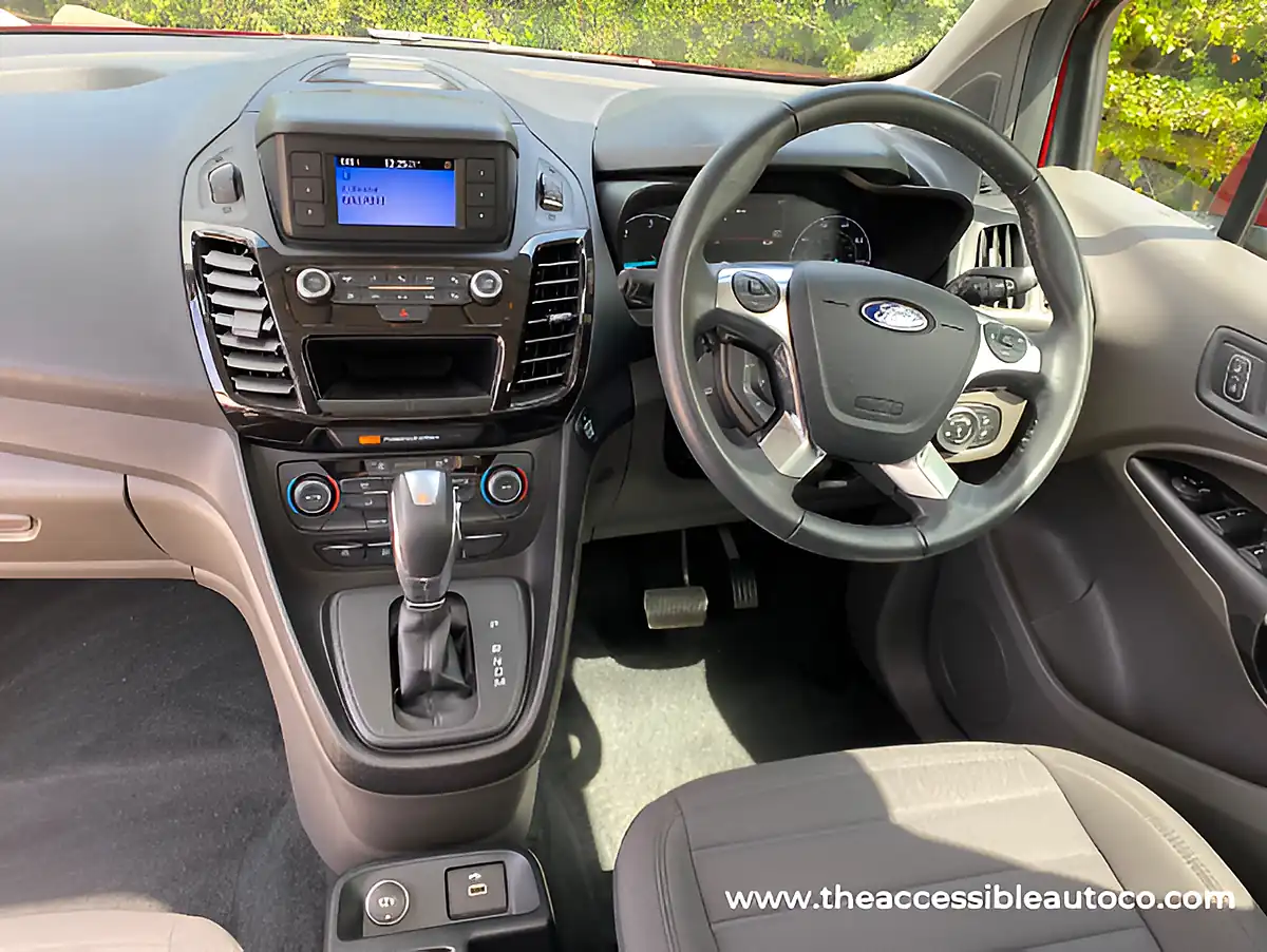 Used 2019 Ford Grand Tourneo Connect Titanium Red - Interior and Exterior details 14