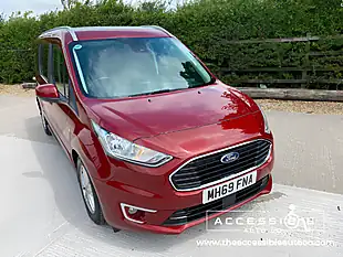 Used 2019 Ford Grand Tourneo Connect Titanium Red - Interior and Exterior details 7