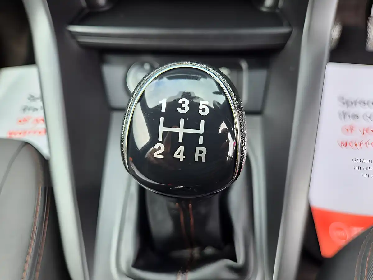 Used 2019 Ford Ka+ Active Bronze - Interior and Exterior details 13