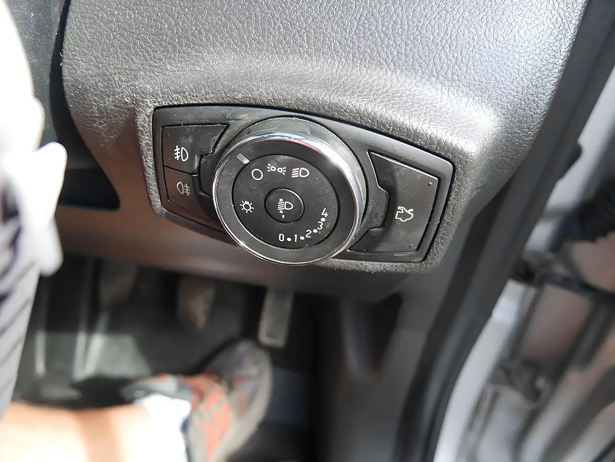 Used 2019 Ford Ka+ Active Moon Dust Silver - Interior and Exterior details 16