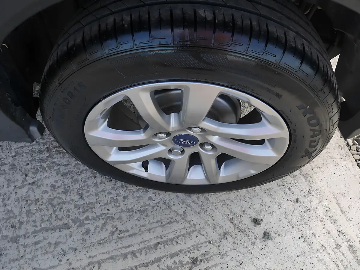 Used 2019 Ford Ka+ Active Moon Dust Silver - Interior and Exterior details 19