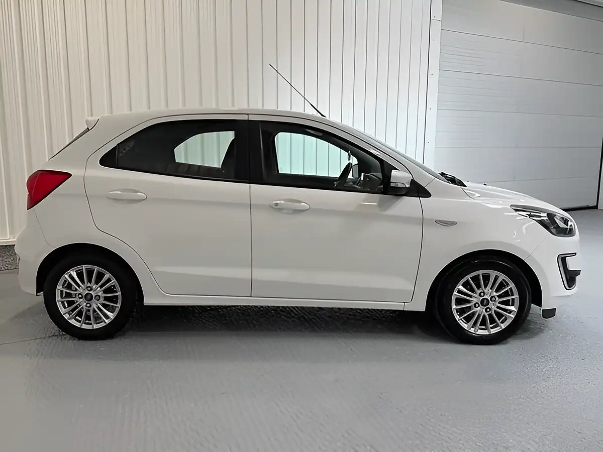 Used 2019 Ford Ka+ Zetec Oxford White - Interior and Exterior details 4