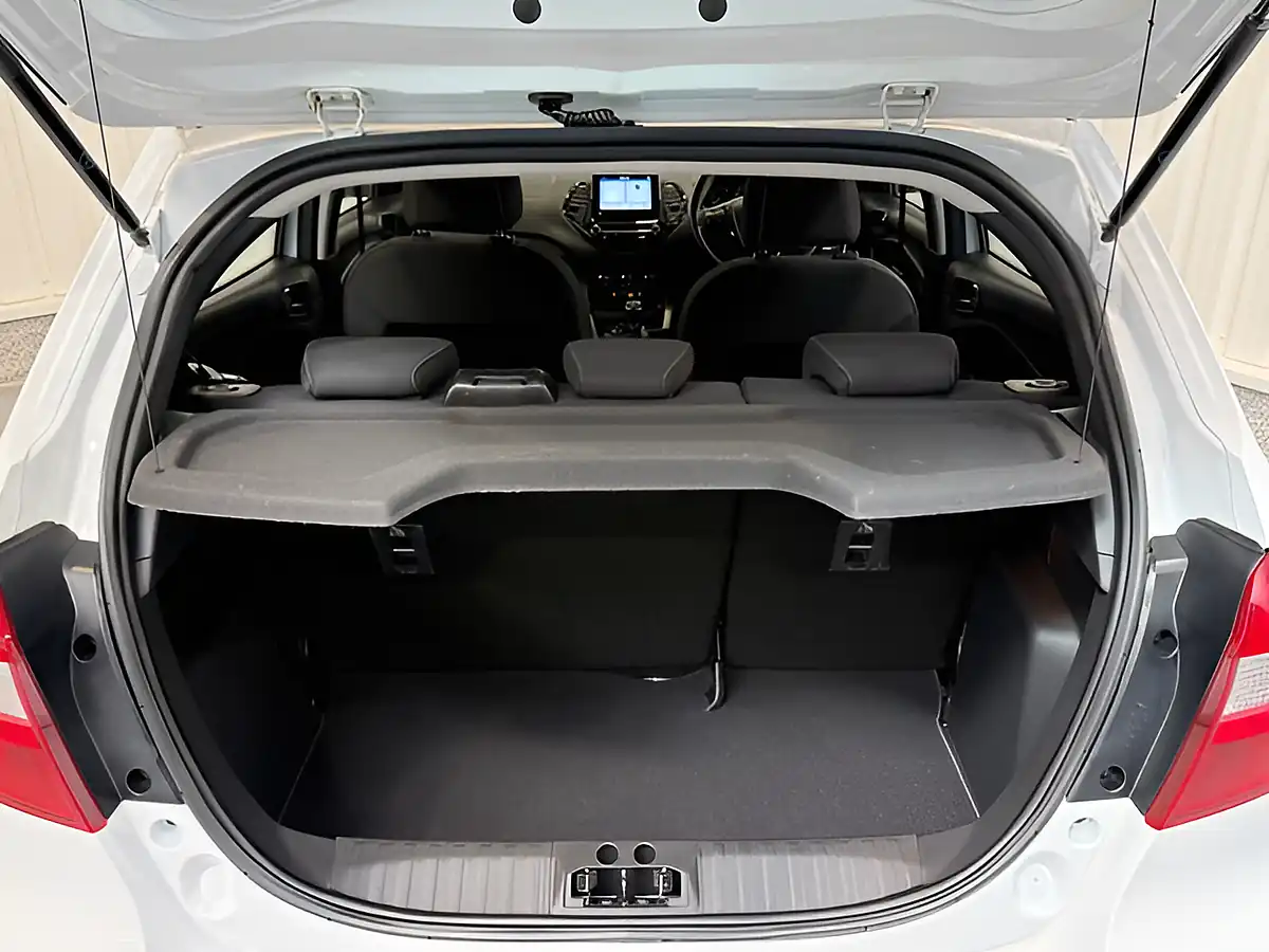 Used 2019 Ford Ka+ Zetec Oxford White - Interior and Exterior details 9