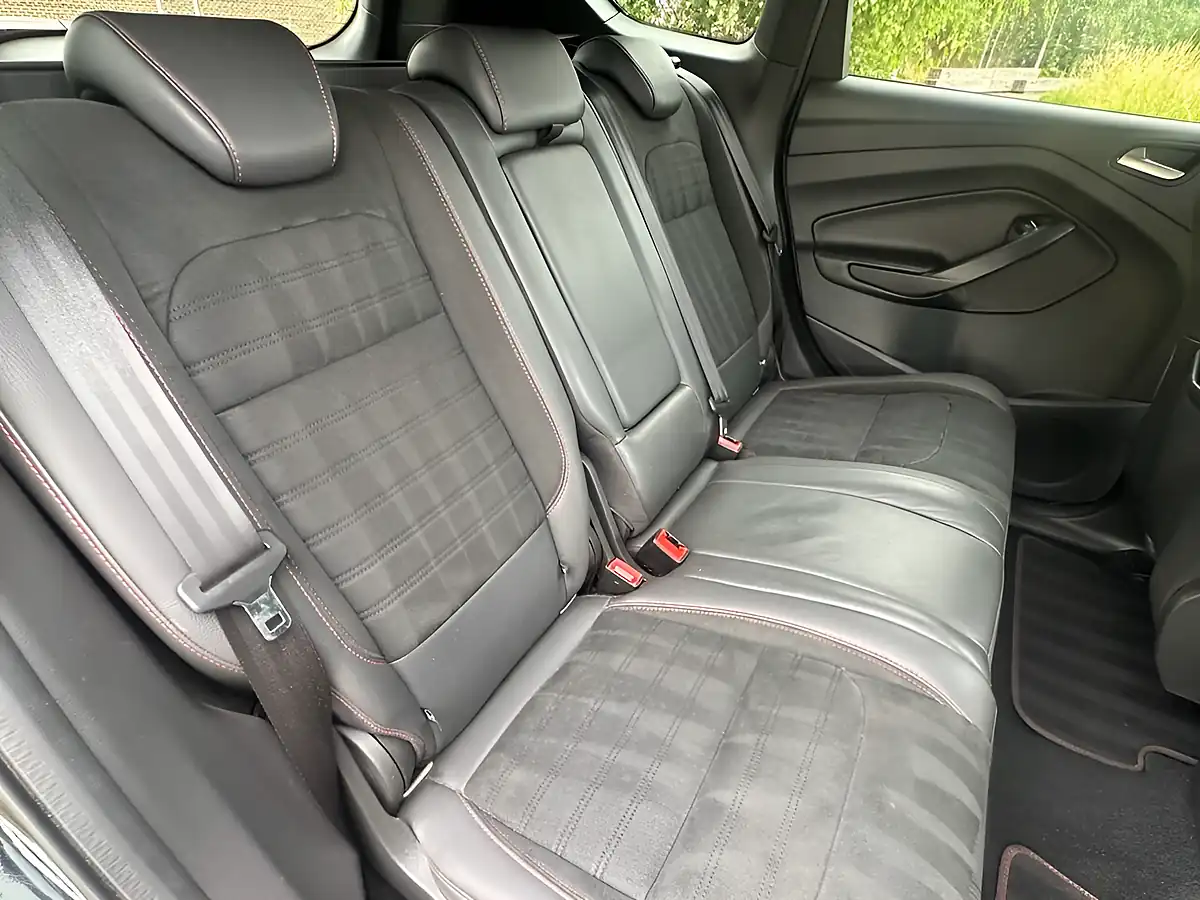 Used 2019 Ford Kuga ST-Line Black - Interior and Exterior details 12