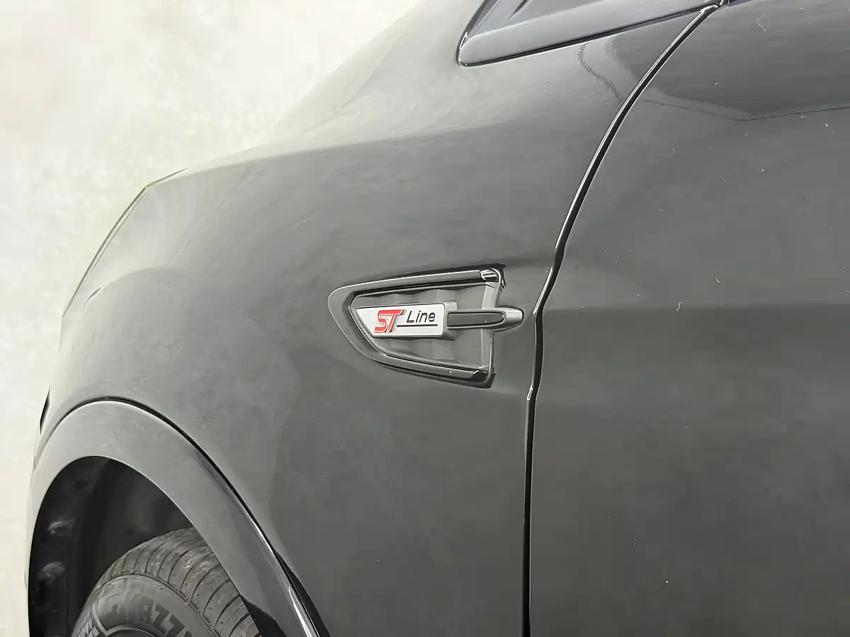 Used 2019 Ford Kuga ST-Line Black - Interior and Exterior details 19