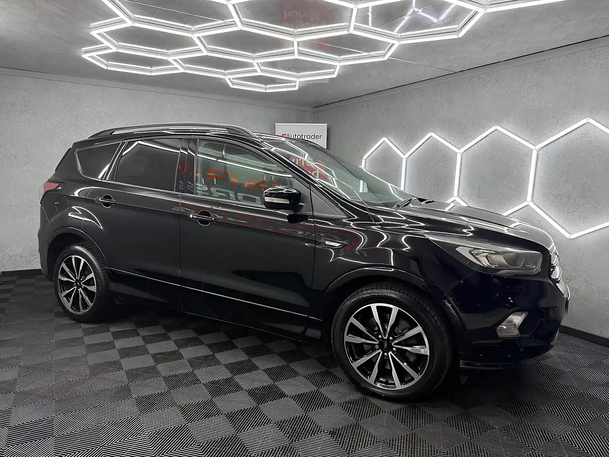 Used 2019 Ford Kuga ST-Line Black - Interior and Exterior details 9