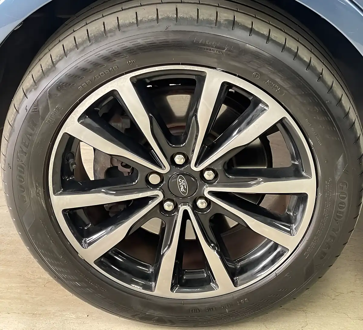 Used 2019 Ford Kuga ST-Line Chrome Blue - Interior and Exterior details 11