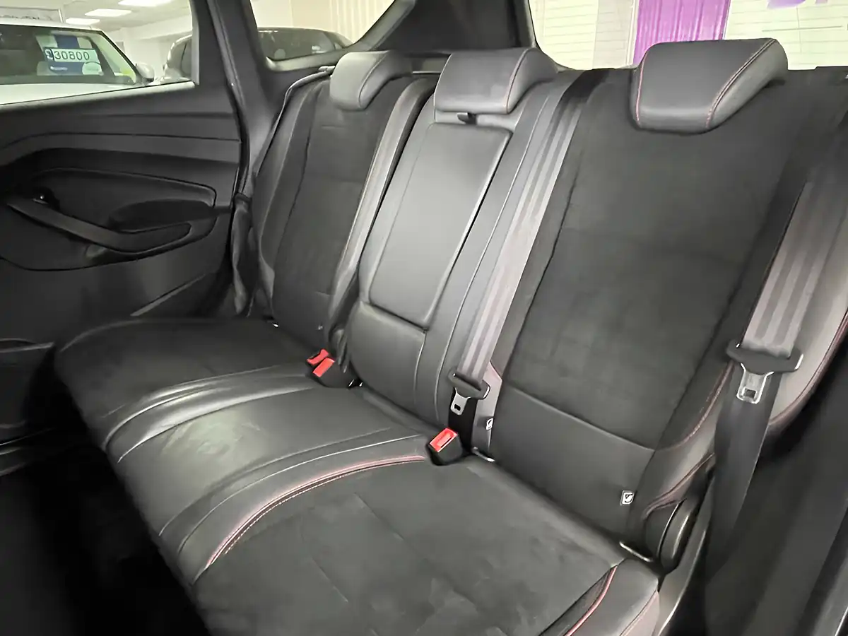 Used 2019 Ford Kuga ST-Line Chrome Blue - Interior and Exterior details 15