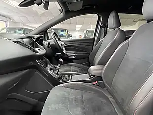 Used 2019 Ford Kuga ST-Line Chrome Blue - Interior and Exterior details 16