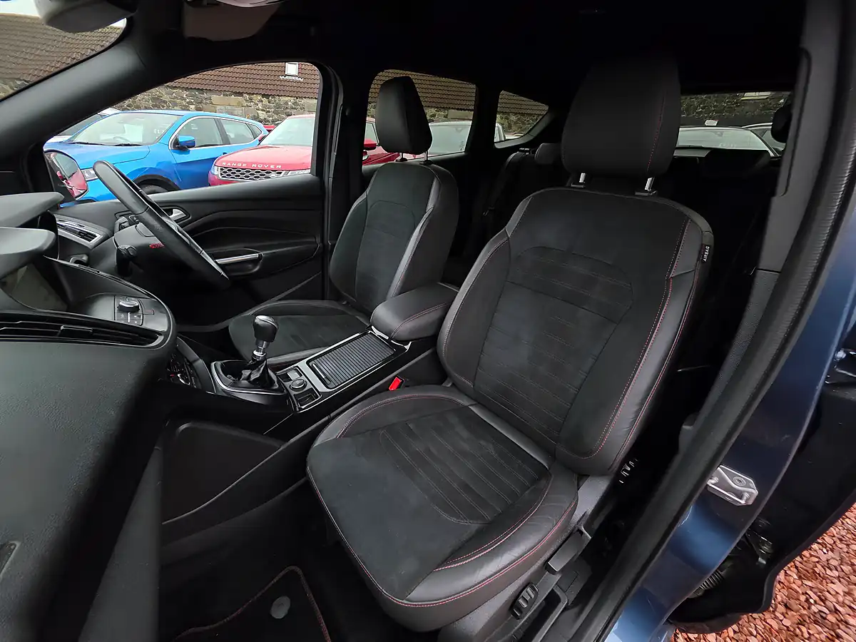 Used 2019 Ford Kuga ST-Line Chrome Blue Metallic - Interior and Exterior details 10