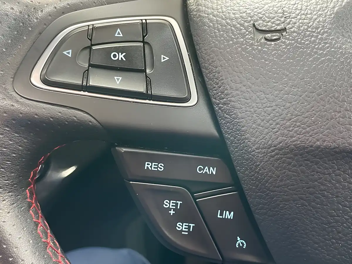 Used 2019 Ford Kuga ST-Line Edition Shadow Black - Interior and Exterior details 16