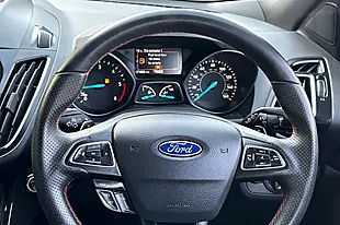 Used 2019 Ford Kuga ST-Line Grey - Interior and Exterior details 10