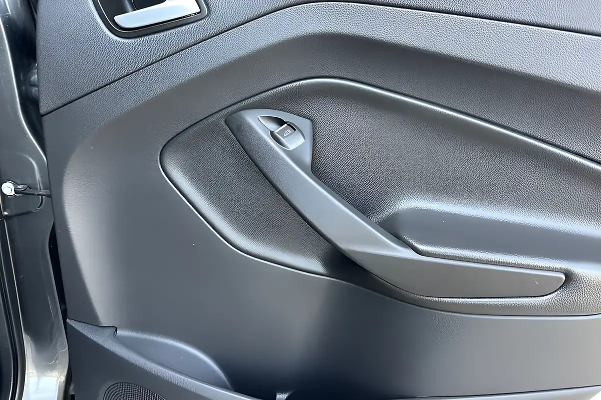 Used 2019 Ford Kuga ST-Line Grey - Interior and Exterior details 16