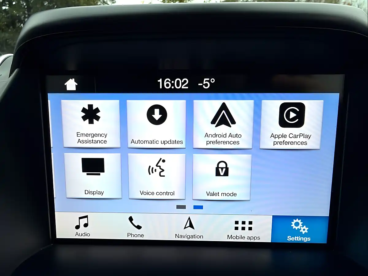Used 2019 Ford Kuga ST-Line Grey - Interior and Exterior details 13