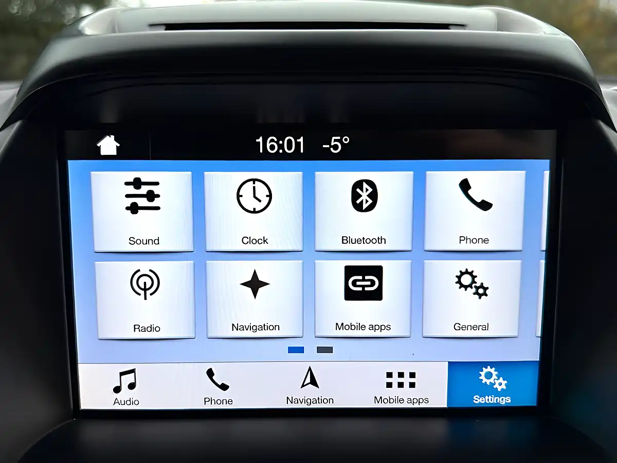 Used 2019 Ford Kuga ST-Line Grey - Interior and Exterior details 14
