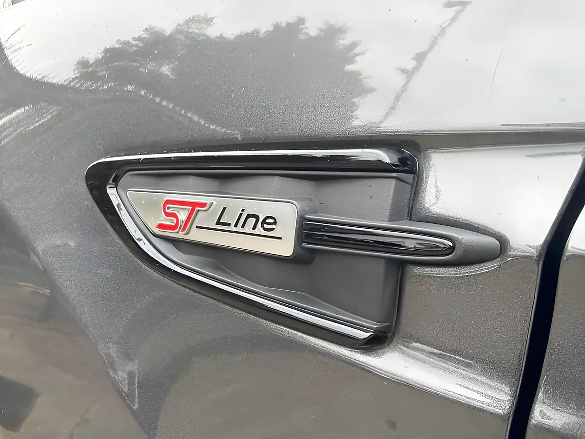Used 2019 Ford Kuga ST-Line Grey - Interior and Exterior details 18