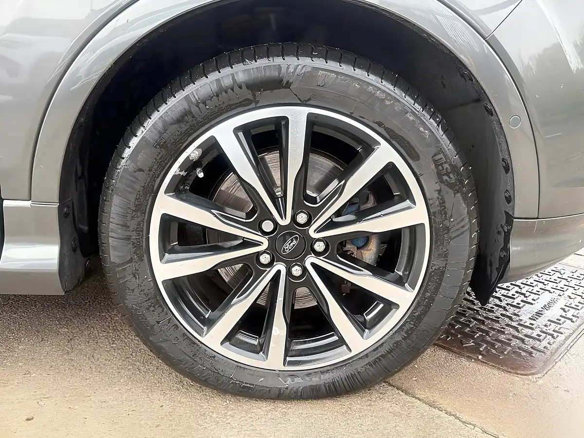 Used 2019 Ford Kuga ST-Line Grey - Interior and Exterior details 20