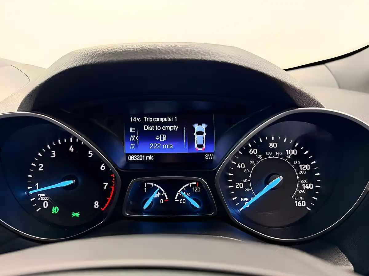 Used 2019 Ford Kuga ST-Line Magnetic Grey - Interior and Exterior details 11