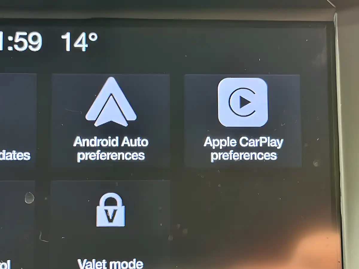 Used 2019 Ford Kuga ST-Line Magnetic Grey - Interior and Exterior details 14