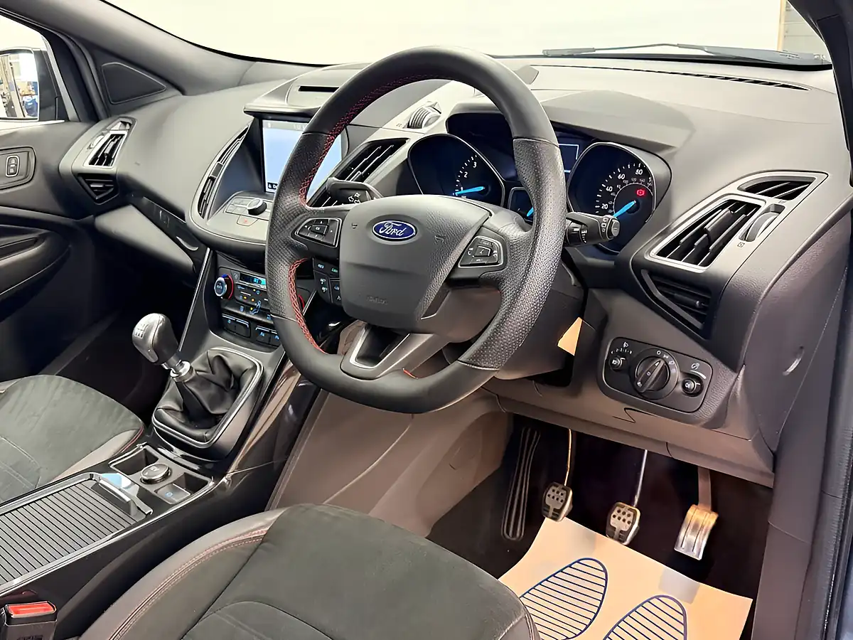Used 2019 Ford Kuga ST-Line Magnetic Grey - Interior and Exterior details 18