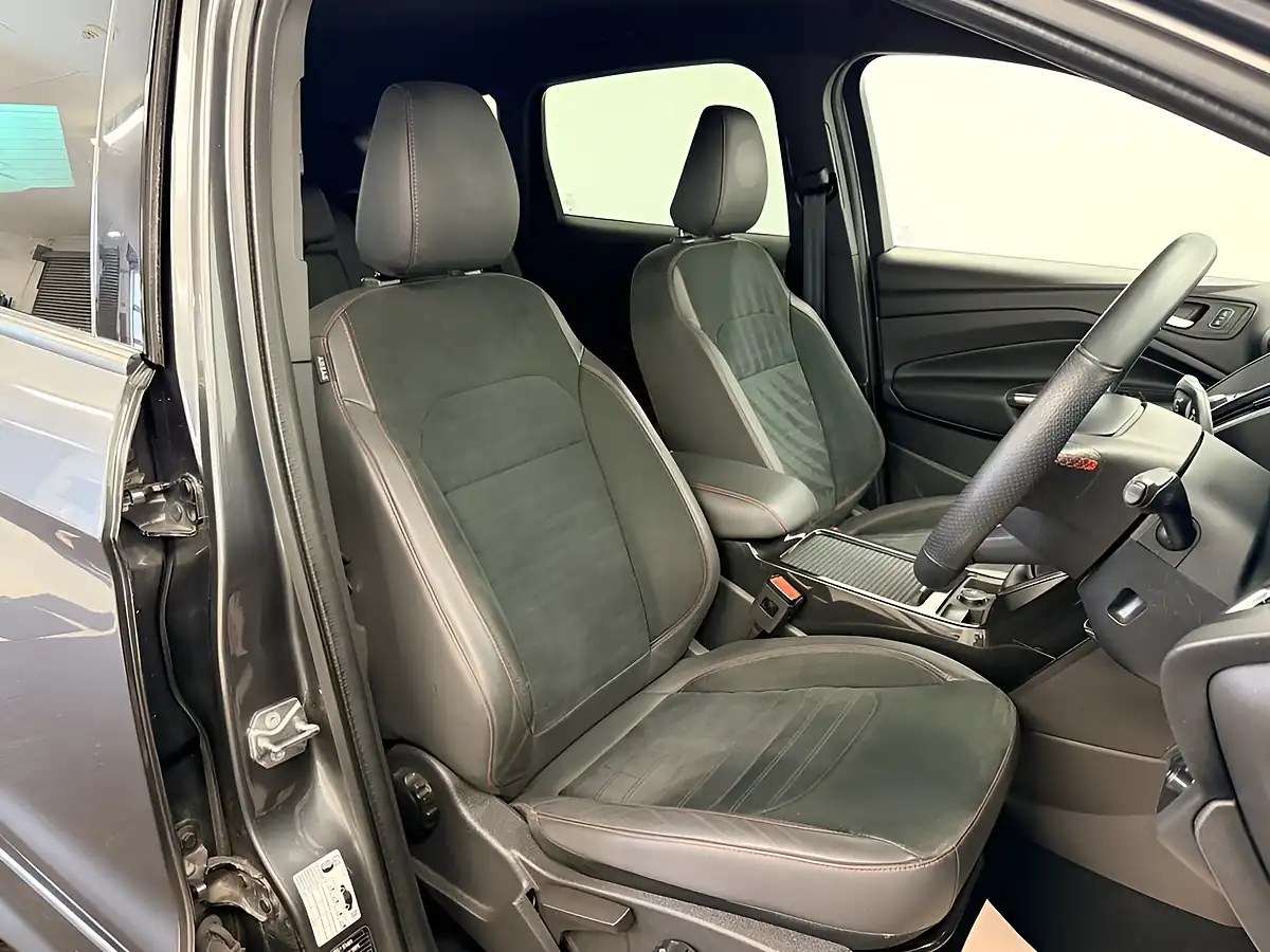 Used 2019 Ford Kuga ST-Line Magnetic Grey - Interior and Exterior details 3