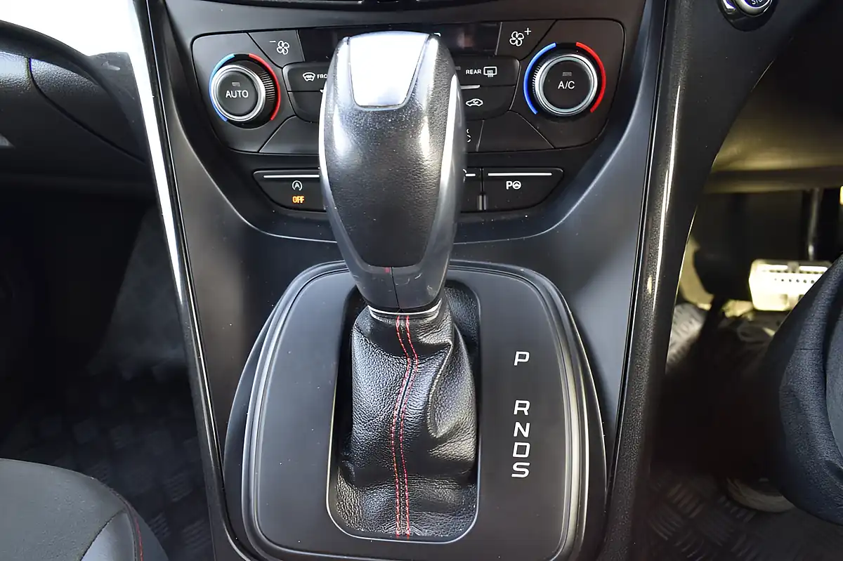 Used 2019 Ford Kuga ST-Line Magnetic Grey - Interior and Exterior details 11