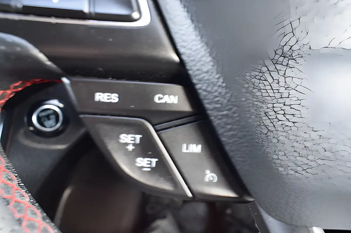 Used 2019 Ford Kuga ST-Line Magnetic Grey - Interior and Exterior details 15