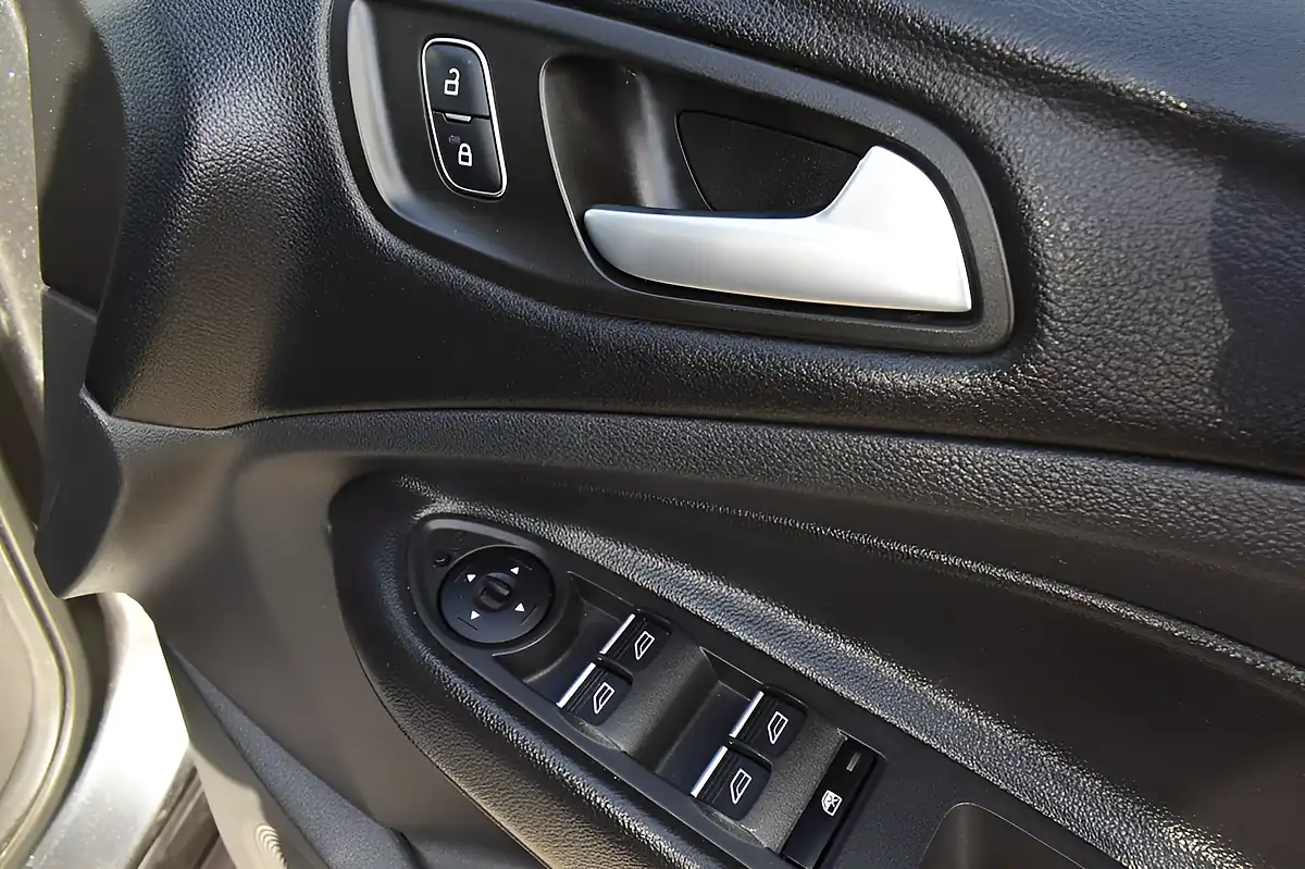 Used 2019 Ford Kuga ST-Line Magnetic Grey - Interior and Exterior details 9