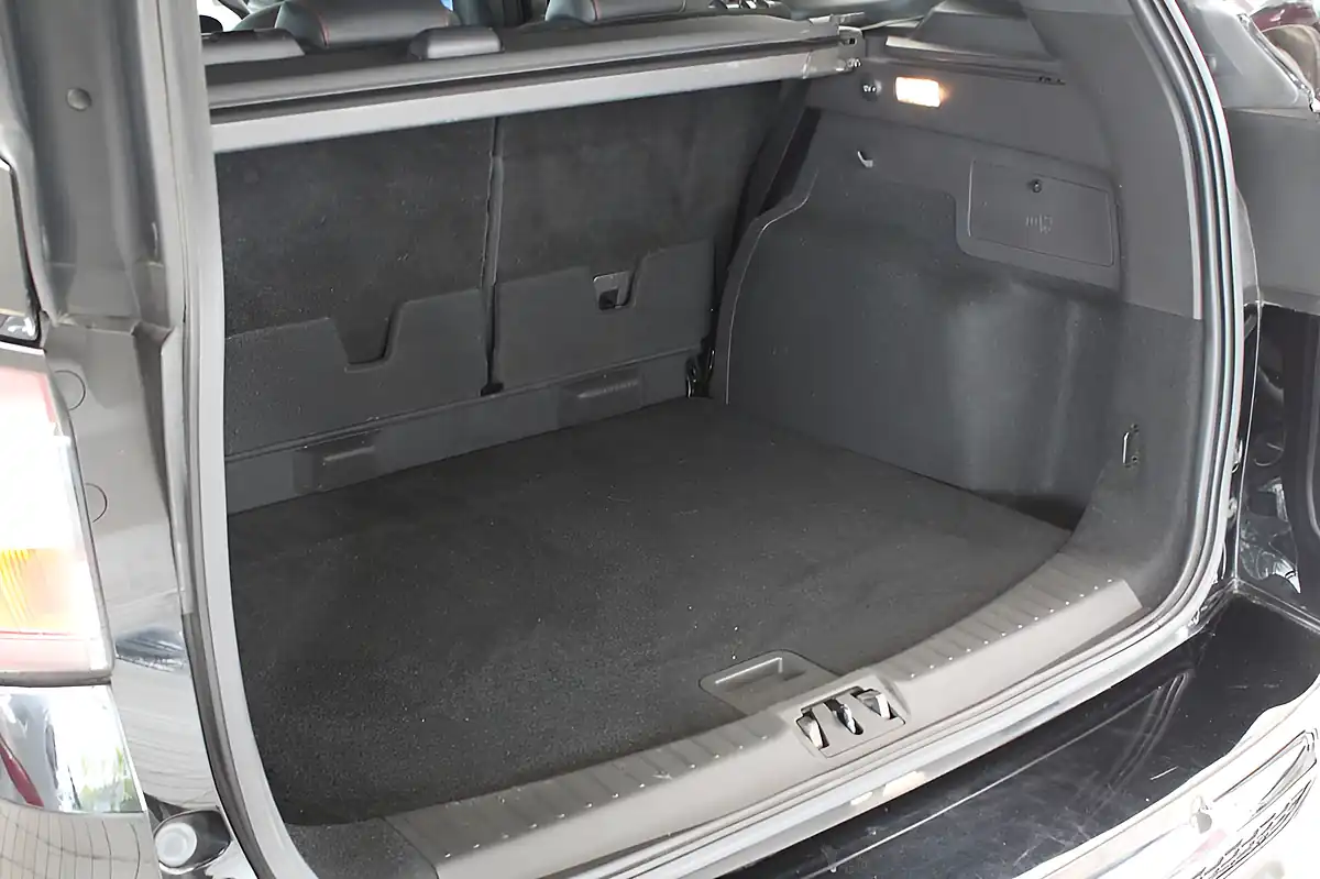 Used 2019 Ford Kuga ST-Line Shadow Black - Interior and Exterior details 19