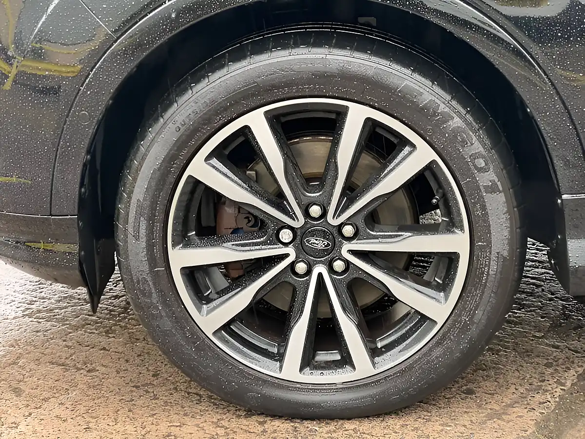 Used 2019 Ford Kuga ST-Line Shadow Black - Interior and Exterior details 10