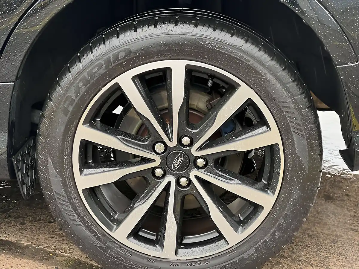 Used 2019 Ford Kuga ST-Line Shadow Black - Interior and Exterior details 13
