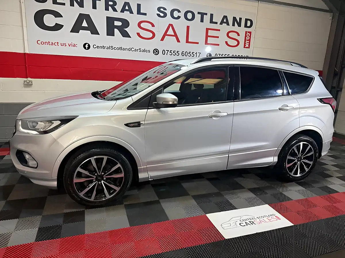 Used 2019 Ford Kuga ST-Line Silver - Interior and Exterior details 4