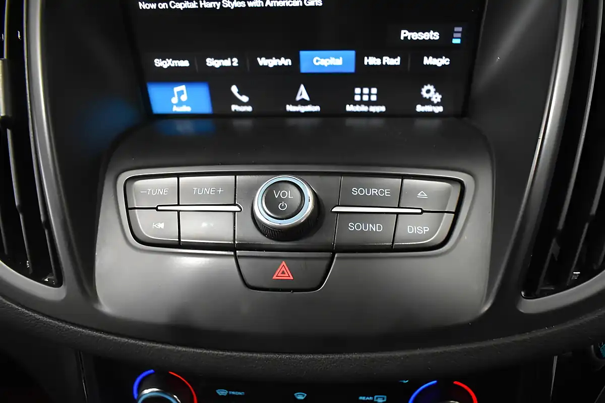 Used 2019 Ford Kuga ST-Line Silver - Interior and Exterior details 15