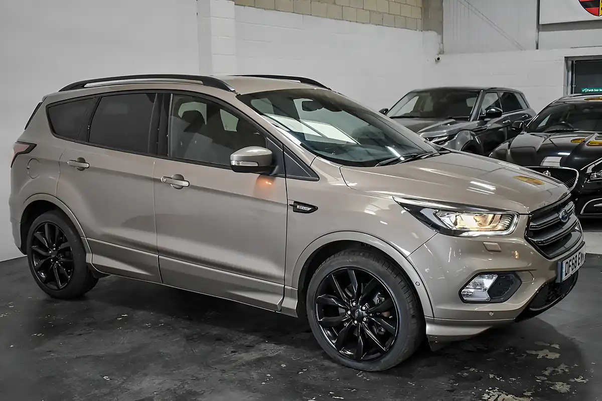 Used 2019 Ford Kuga ST-Line Silver - Interior and Exterior details 3