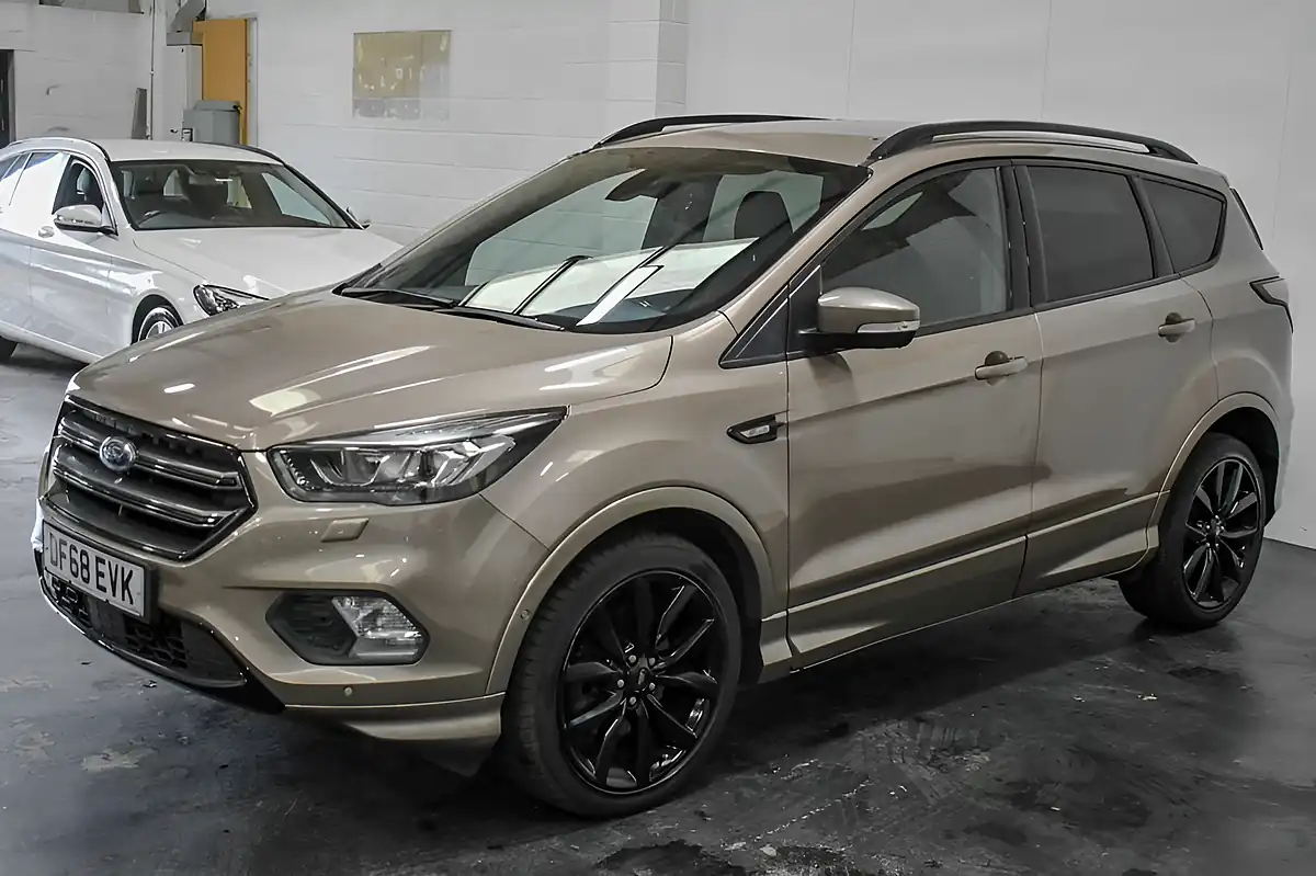 Used 2019 Ford Kuga ST-Line Silver - Interior and Exterior details 4