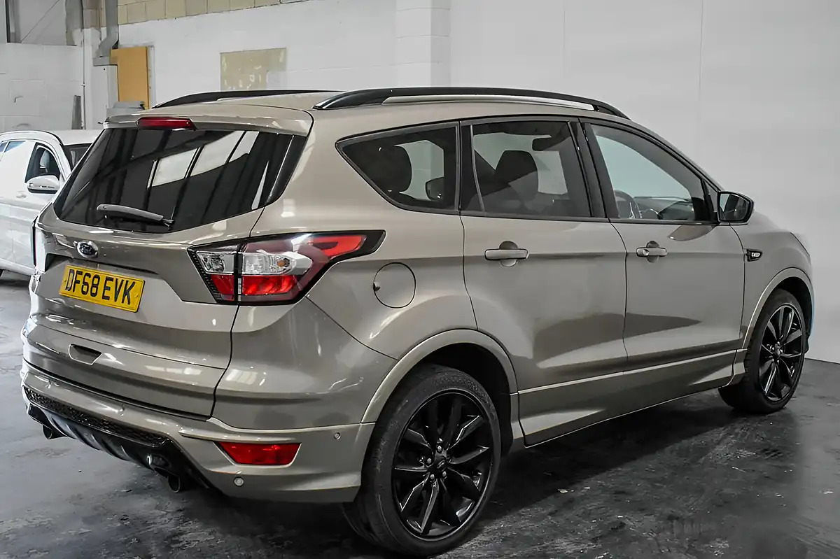 Used 2019 Ford Kuga ST-Line Silver - Interior and Exterior details 5